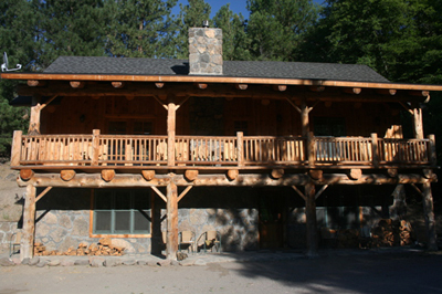 Front view of the majestic White River Lodge