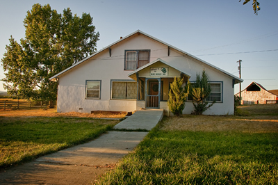 Welcome to Historic Blue Bucket Inn